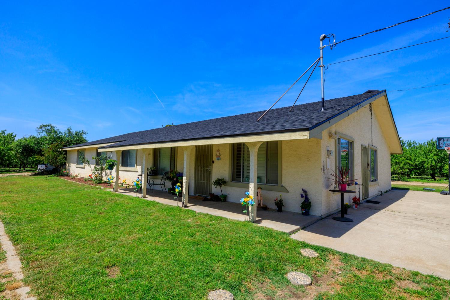 11716 Amsterdam Road Winton, CA 95388 - Photo 7 of 43