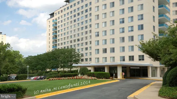 $1,550 | 10401 Grosvenor Place, Unit 1519, Rockville, MD 20852