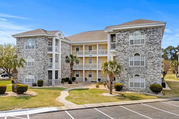 $199,900 | 4687 Wild Iris Drive, Unit 18304, Myrtle Beach, SC 29577