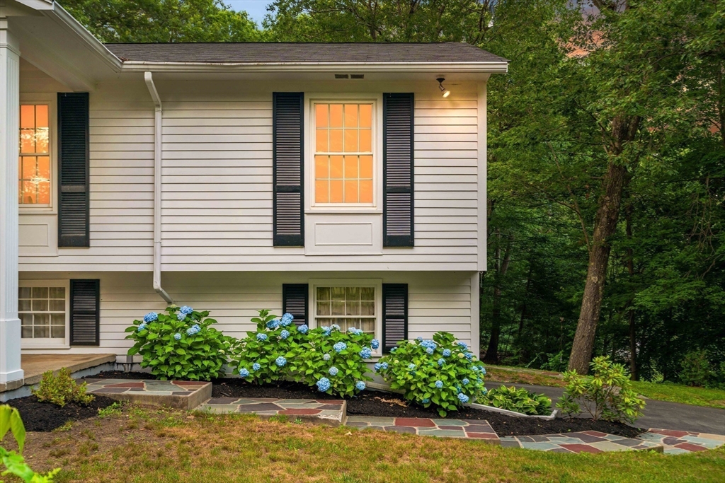 6 Gould Road Bedford, MA 01730 - Photo 3 of 42