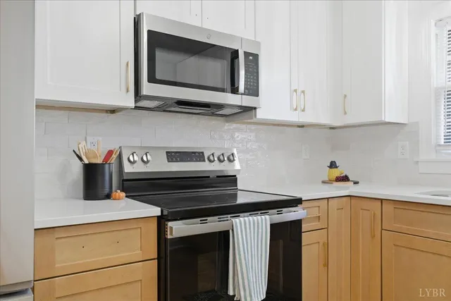 a close view of sink and tap