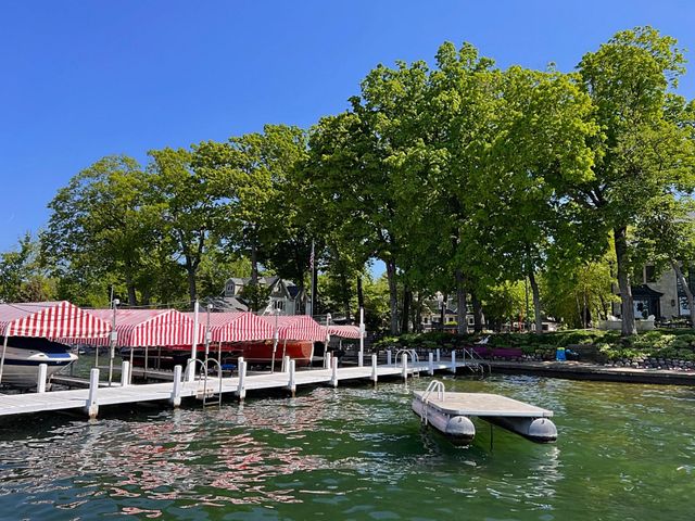 N1550 Shore Haven Drive, Fontana, WI 53125