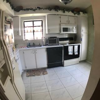 8182 Springtree Road Boca Raton, FL 33496 - Photo 14 of 29 Kitchen