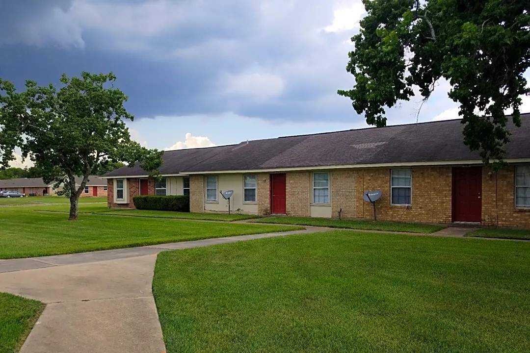 3301 Royal Street Baytown, TX 77521 - Photo 6 of 6