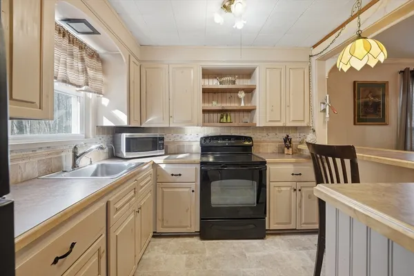 $208,900 | 187 Route 20, Chester, MA 01011