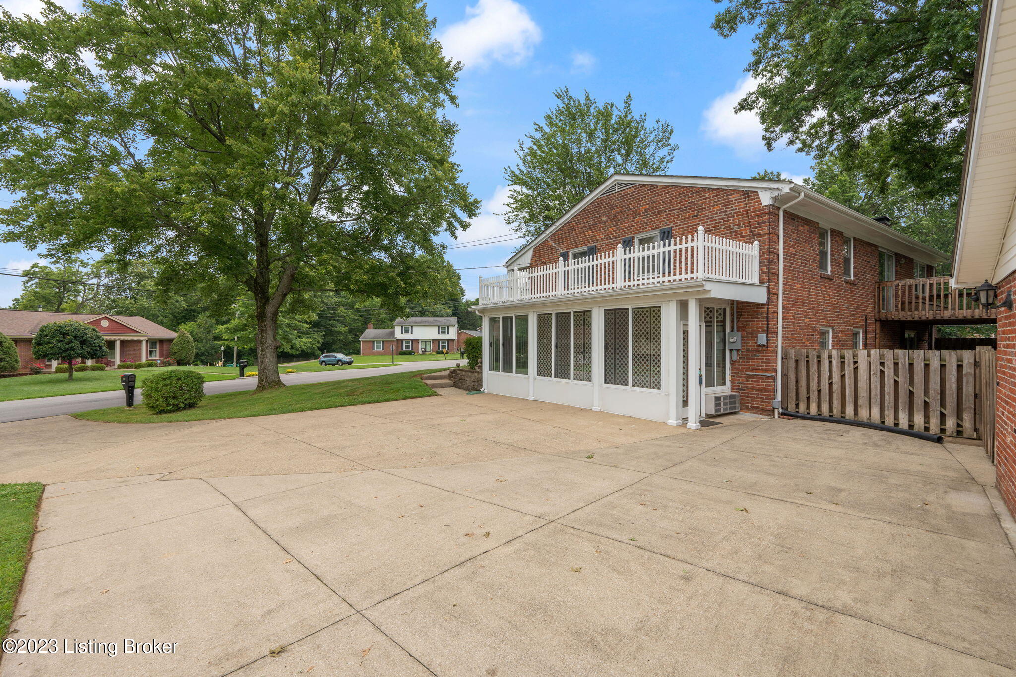 6516 Hollow Tree Road Louisville, KY 40228 - Photo 53 of 58 7-web-or-mls-6516 Hollow Tree Rd-07