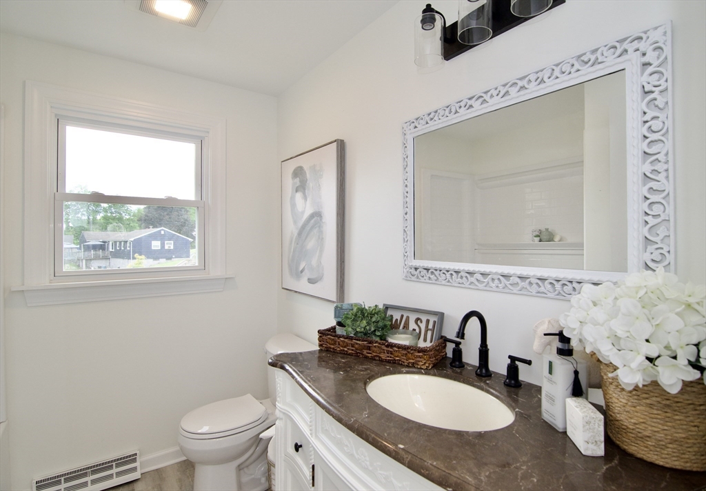 464 Poole Street Ludlow, MA 01056 - Photo 24 of 40