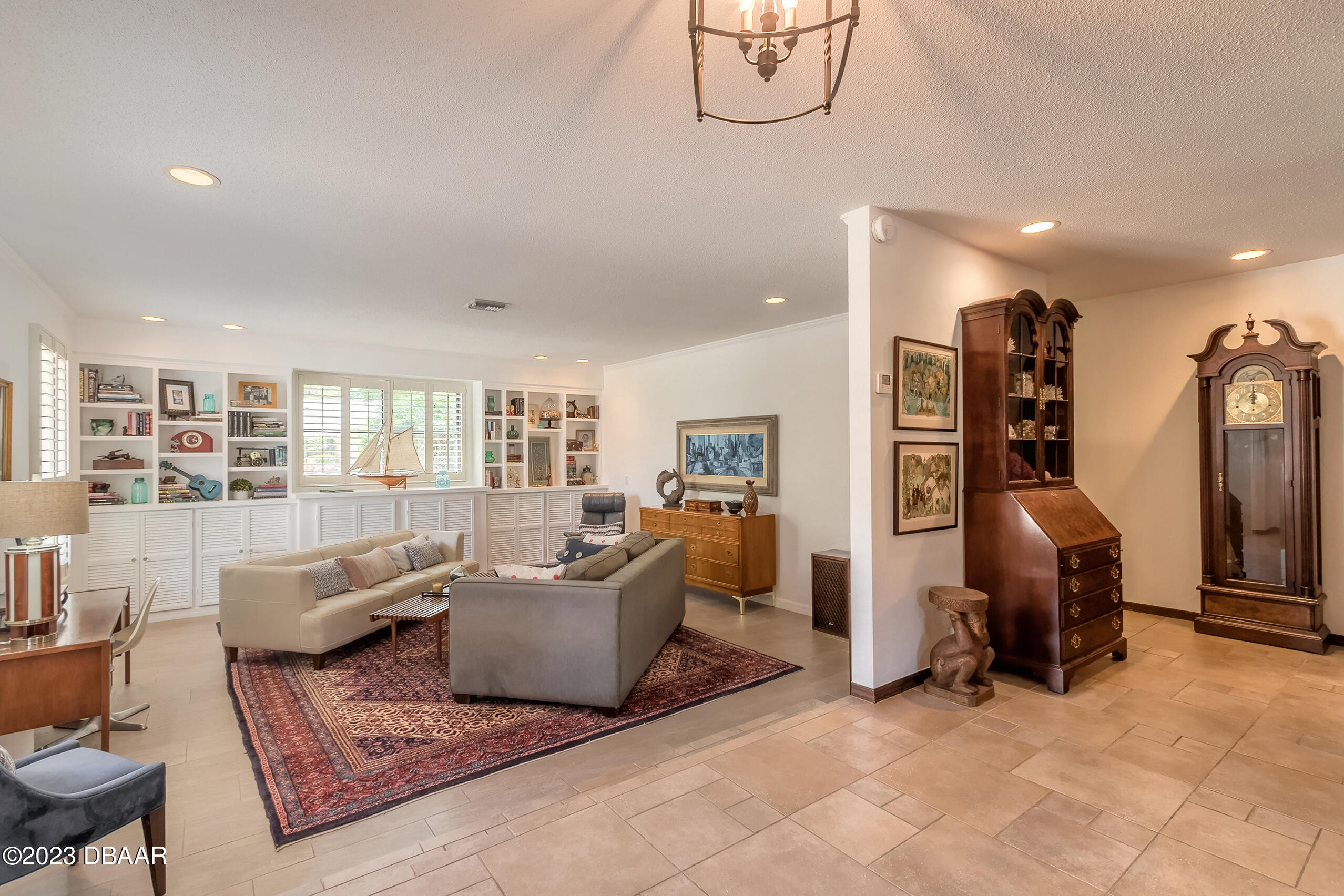 16 Eagle Court Ormond Beach, FL 32174 - Photo 6 of 50 a living room with furniture
