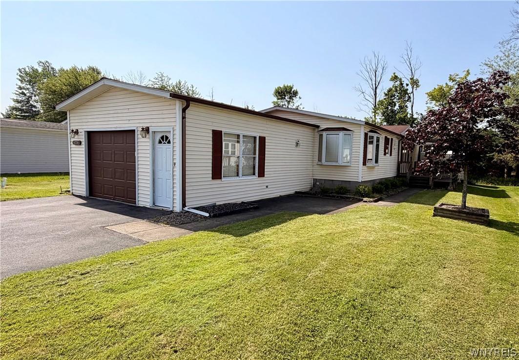 6220 Corwin Station Newfane, NY 14108 - Photo 1 of 27
