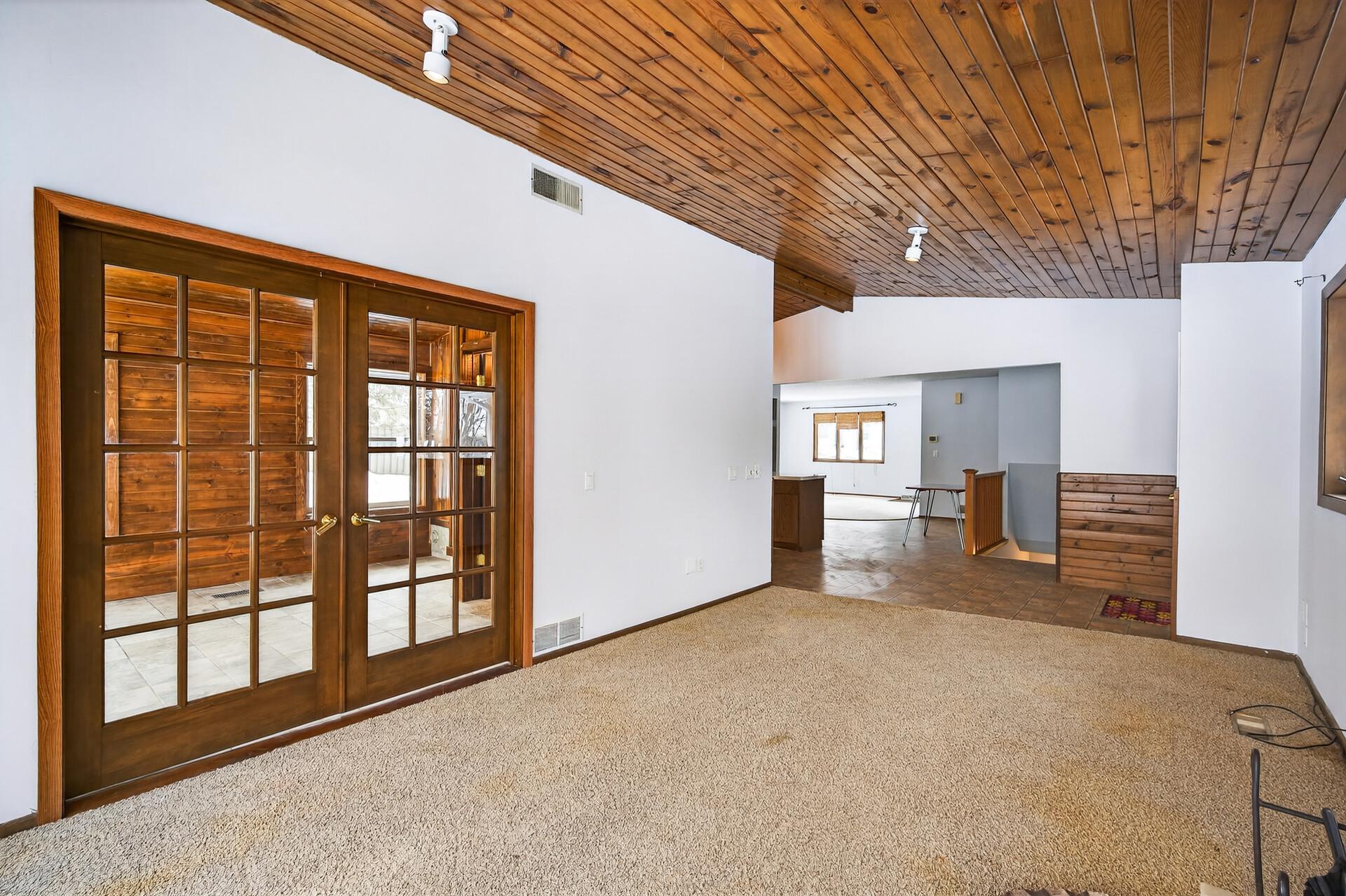 346 McKnight Road South Maplewood, MN 55119 - Photo 13 of 50