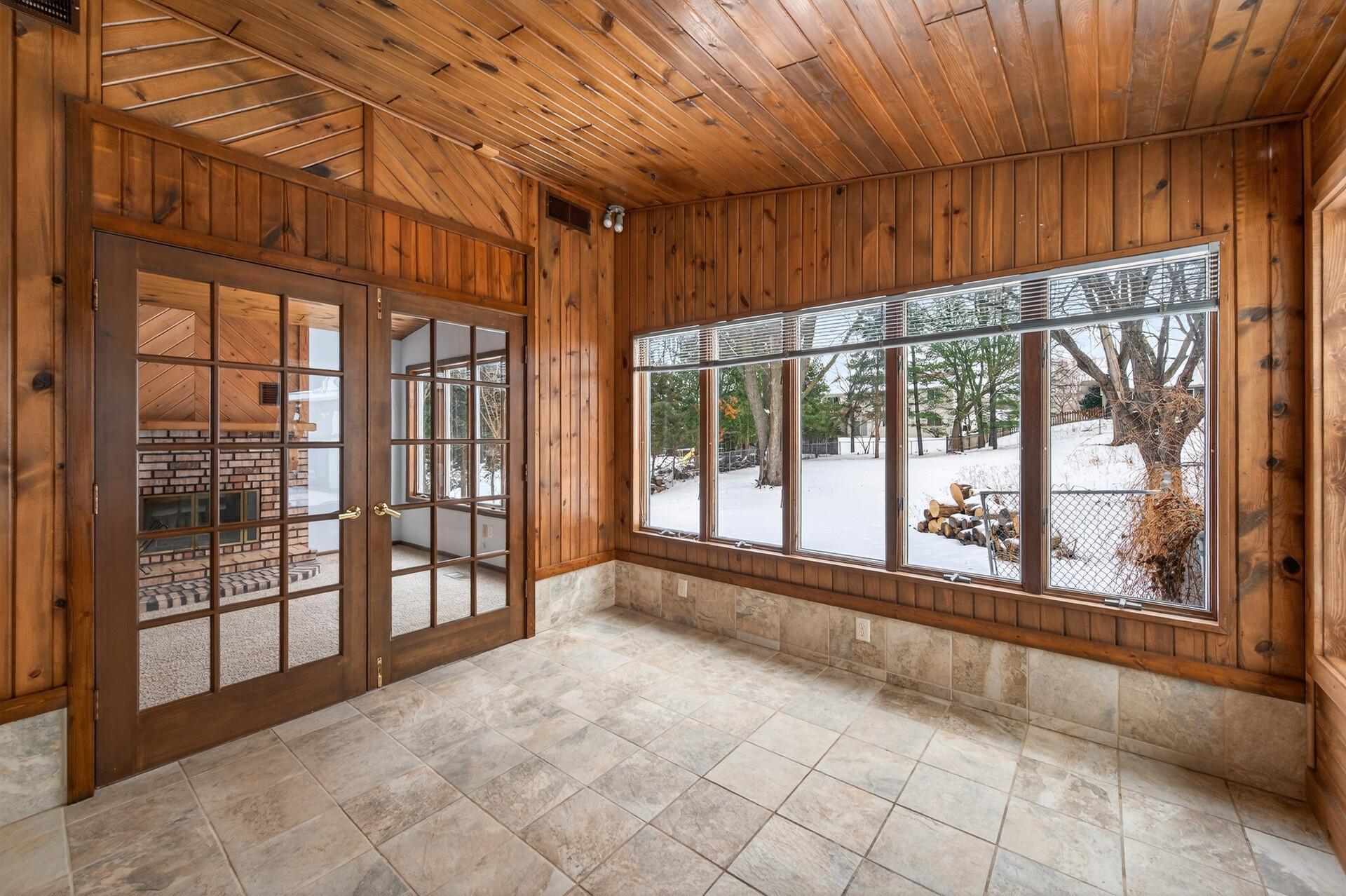 346 McKnight Road South Maplewood, MN 55119 - Photo 15 of 50