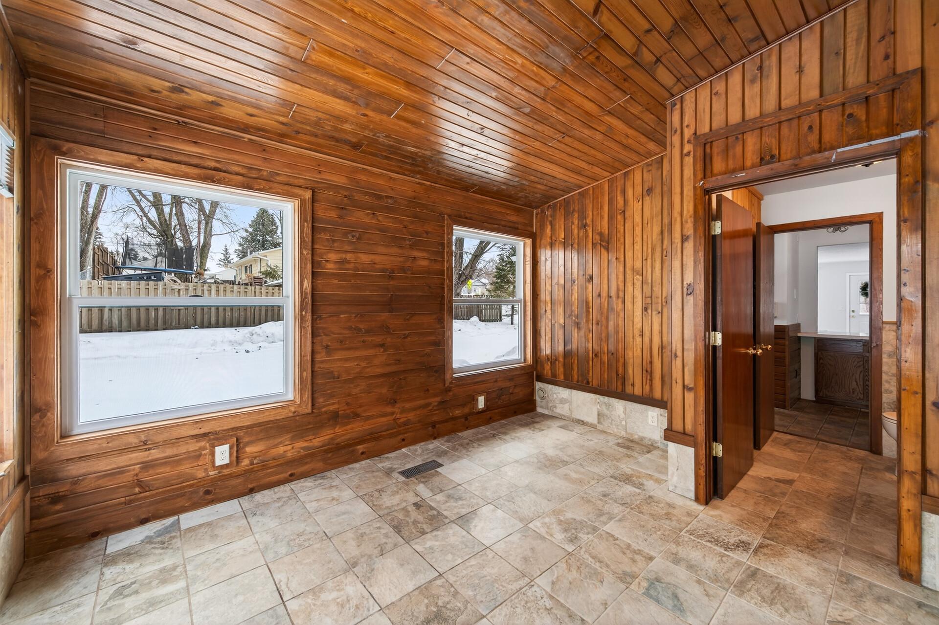 346 McKnight Road South Maplewood, MN 55119 - Photo 16 of 50