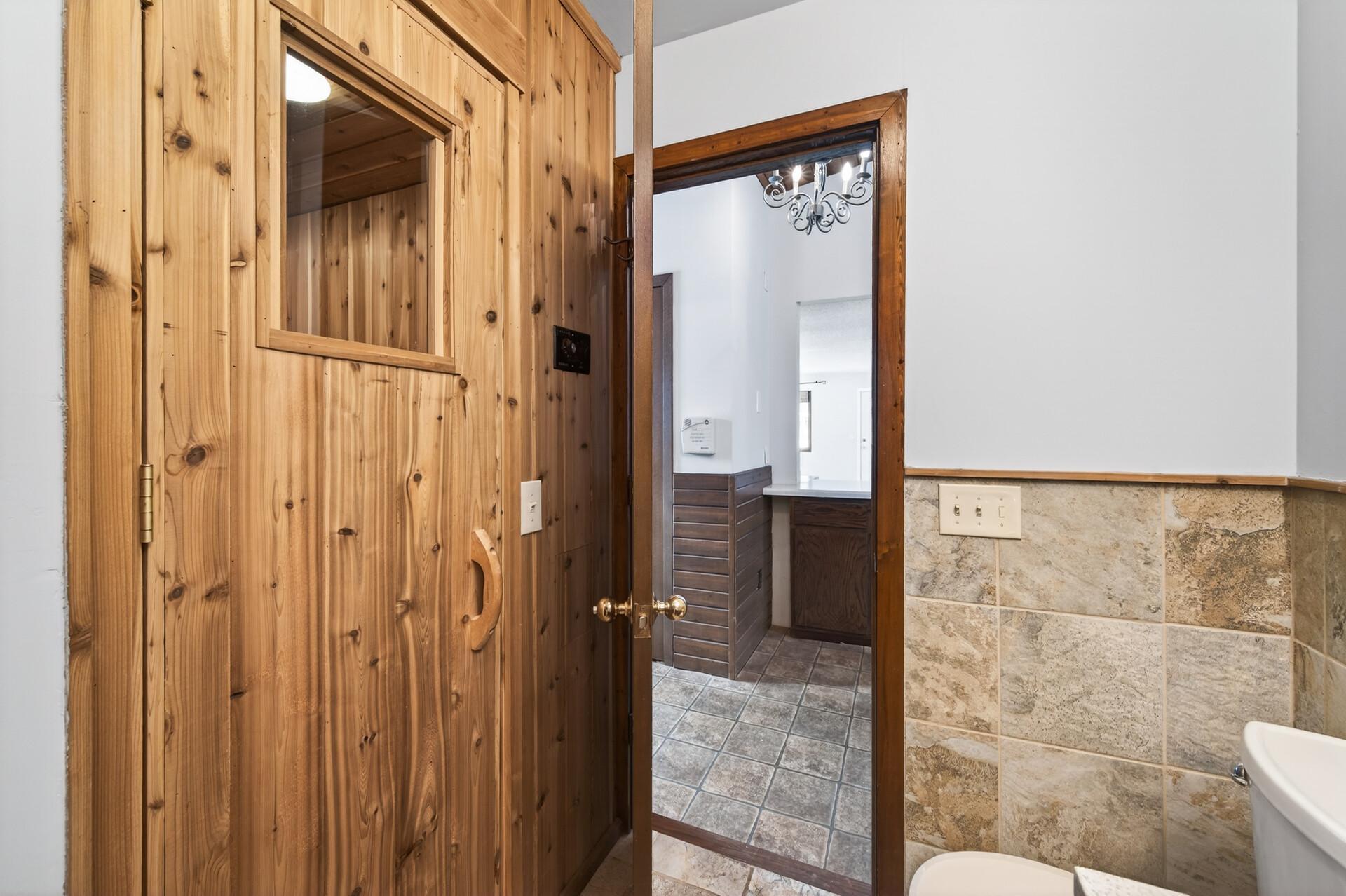 346 McKnight Road South Maplewood, MN 55119 - Photo 18 of 50