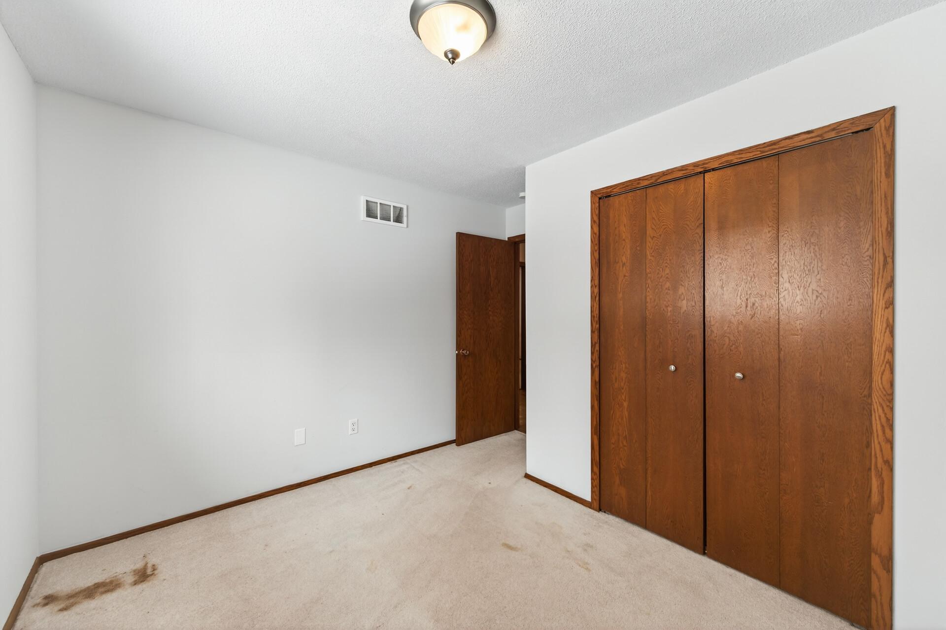 346 McKnight Road South Maplewood, MN 55119 - Photo 22 of 50