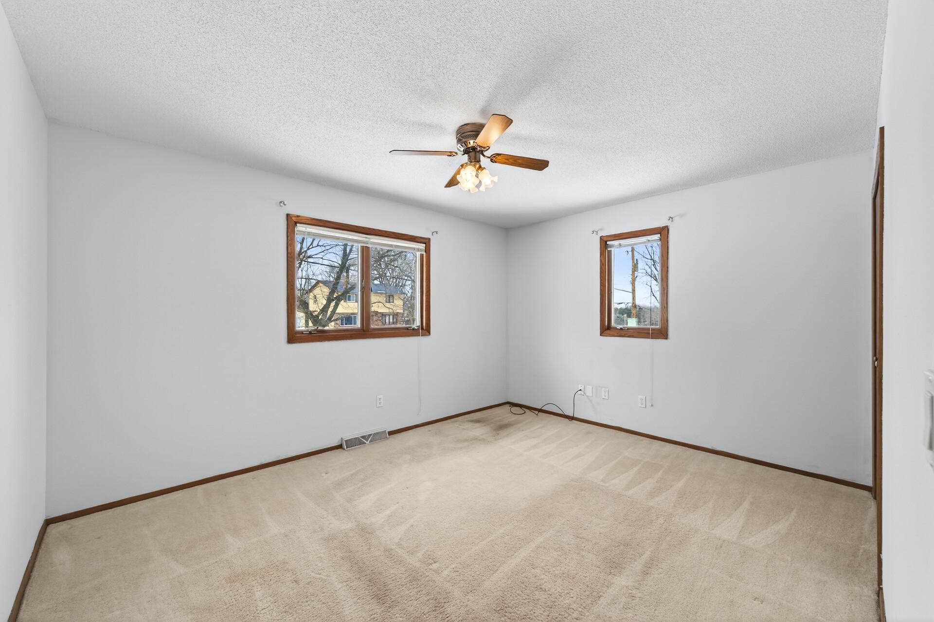 346 McKnight Road South Maplewood, MN 55119 - Photo 23 of 50