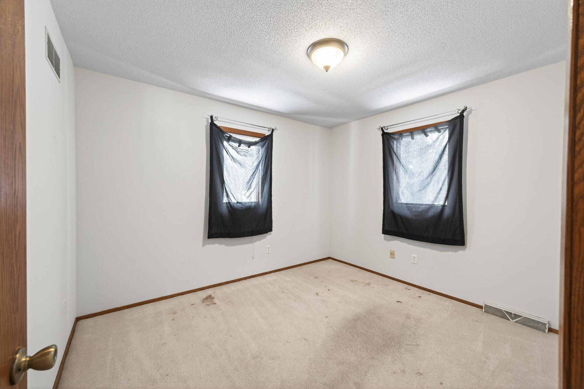 346 McKnight Road South Maplewood, MN 55119 - Photo 25 of 50