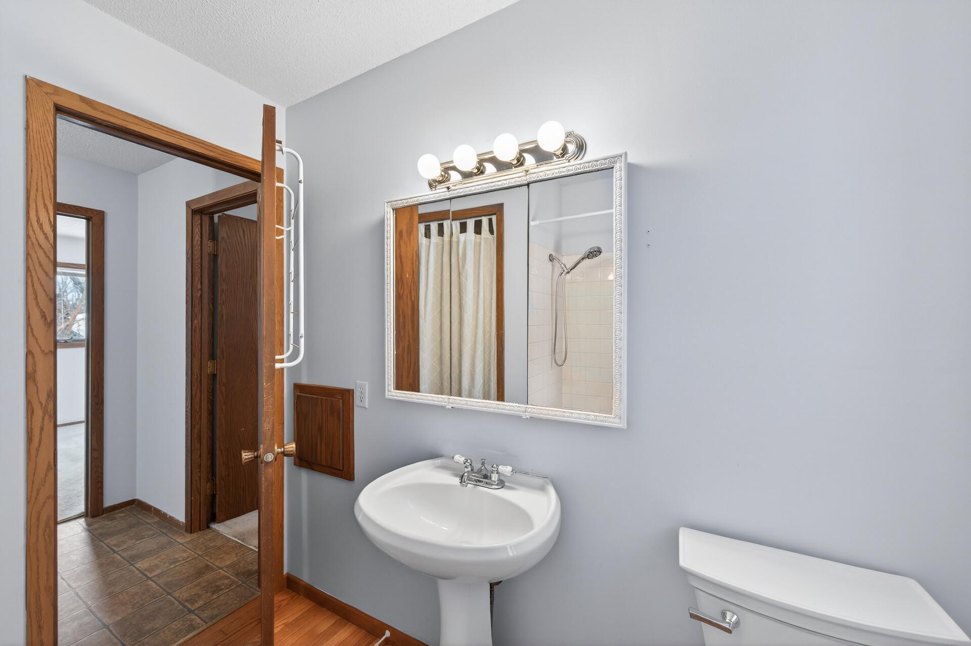 346 McKnight Road South Maplewood, MN 55119 - Photo 27 of 50