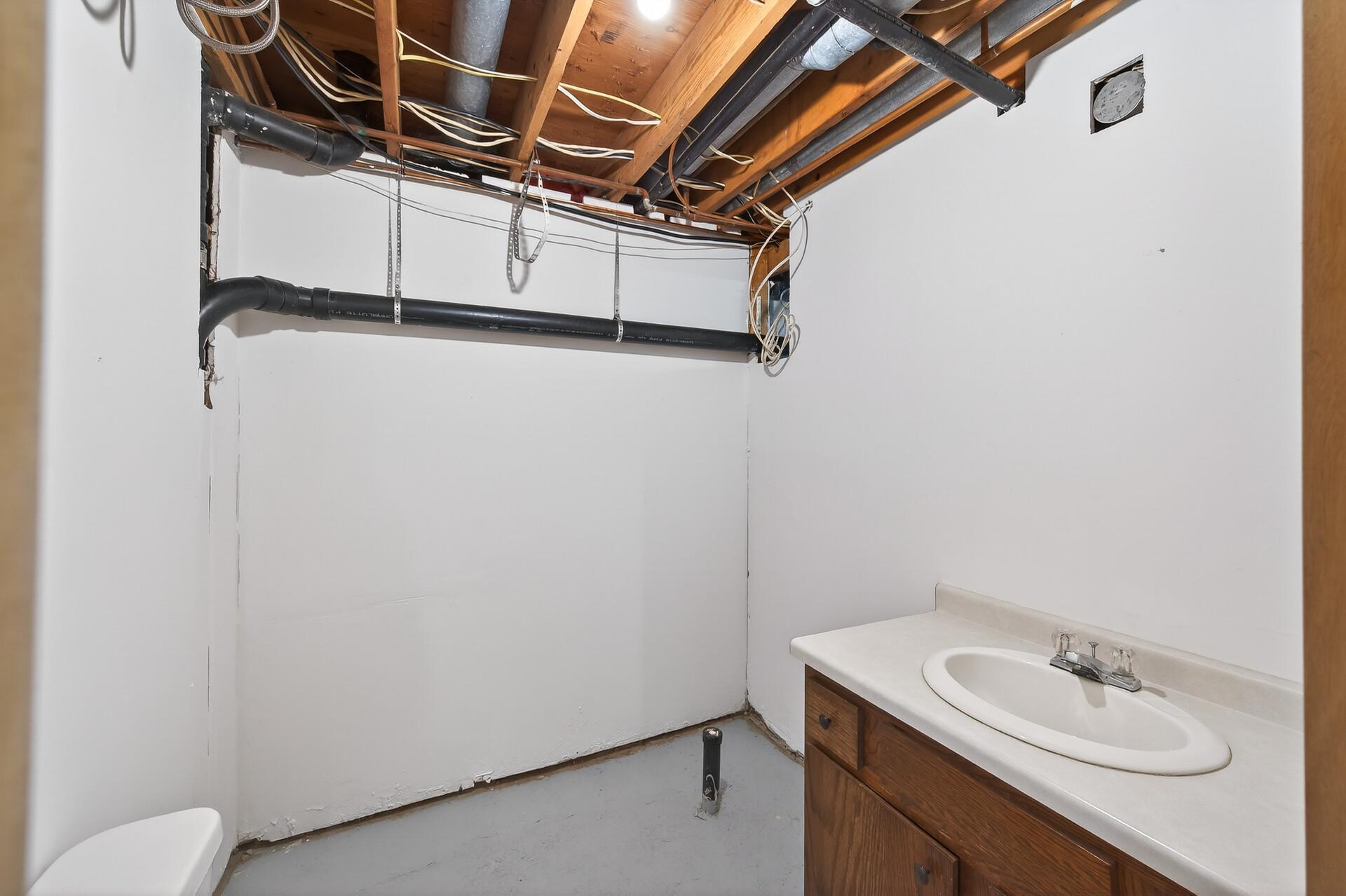 346 McKnight Road South Maplewood, MN 55119 - Photo 32 of 50