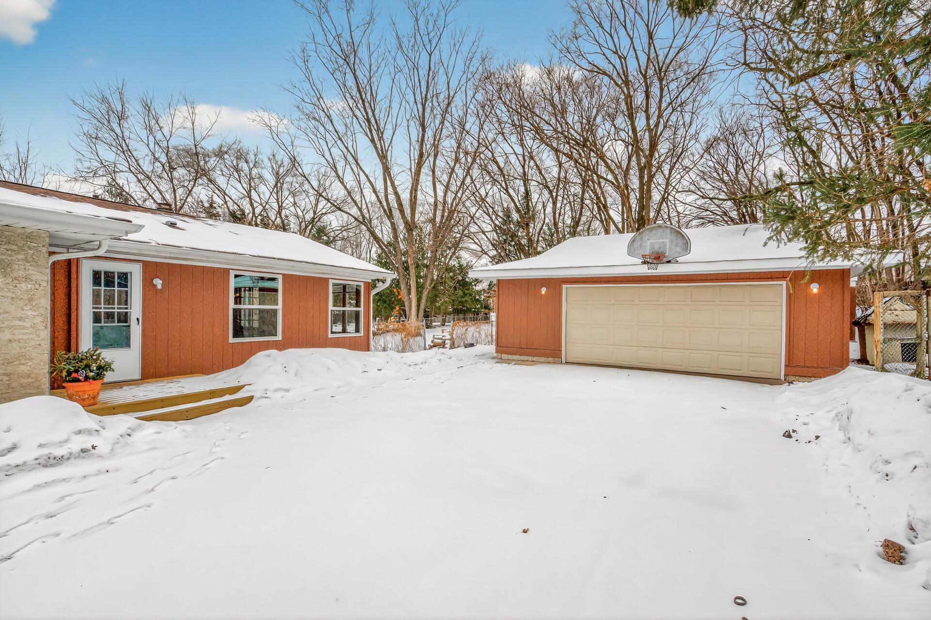 346 McKnight Road South Maplewood, MN 55119 - Photo 37 of 50