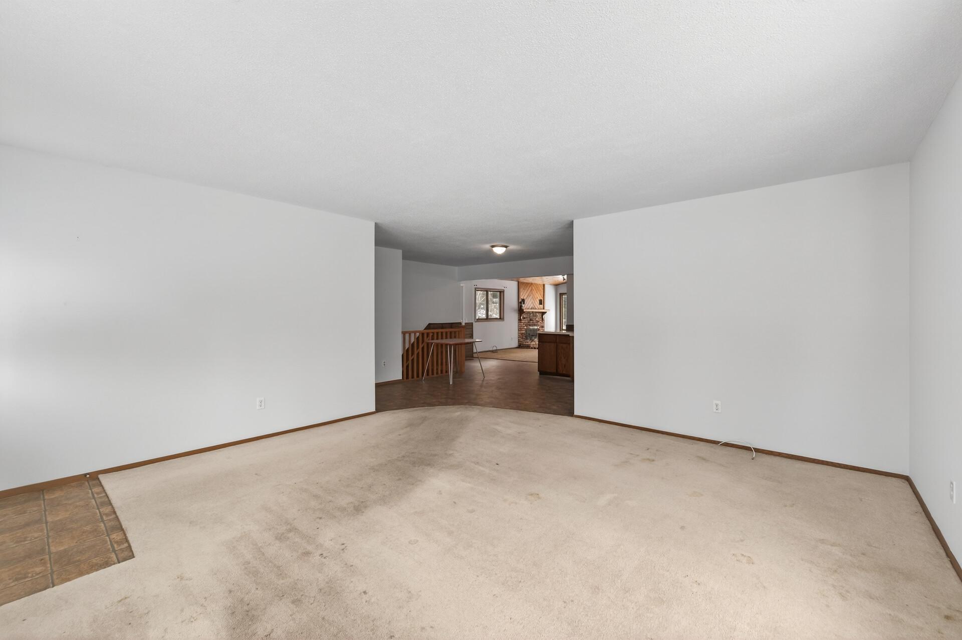 346 McKnight Road South Maplewood, MN 55119 - Photo 5 of 50