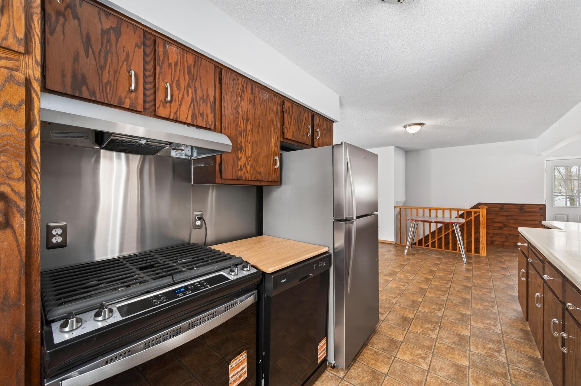 346 McKnight Road South Maplewood, MN 55119 - Photo 9 of 50