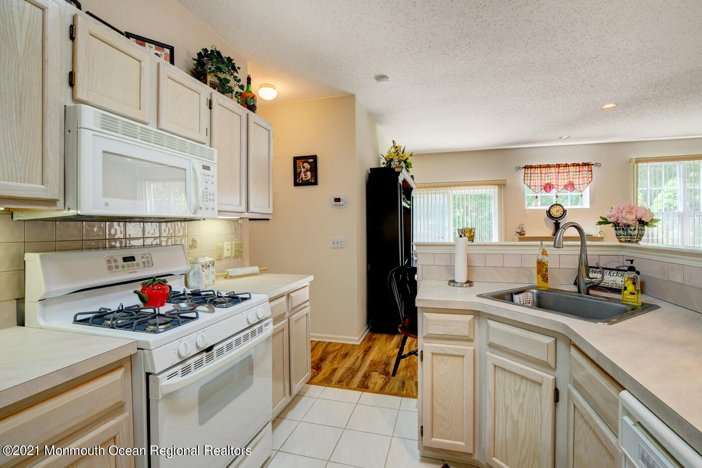 62 Sandpiper Road Barnegat, NJ 08005 - Photo 10 of 26 2I3A4205_6_7