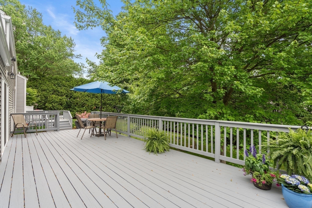 37 Benjamin Road Marlborough, MA 01752 - Photo 36 of 39 a view of balcony with seating space
