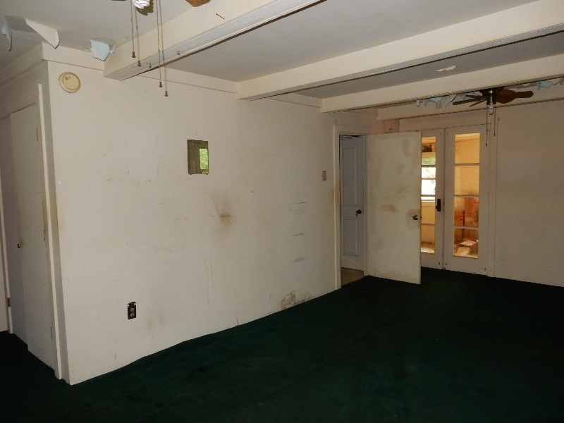 679 South Baseline Road Bloomfield, IN 47424 - Photo 8 of 10 Gallery Image 8