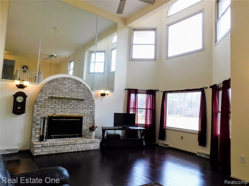 28020 Haas Road Wixom, MI 48393 - Photo 6 of 53 Living Room Front.jpg