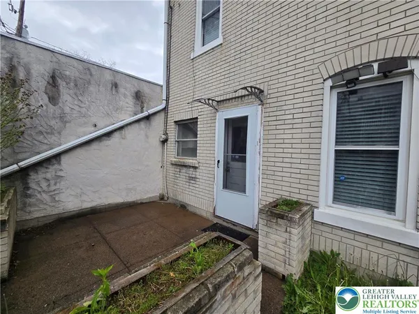 $1,475 | 1437 Webster Street, Allentown, PA 18102