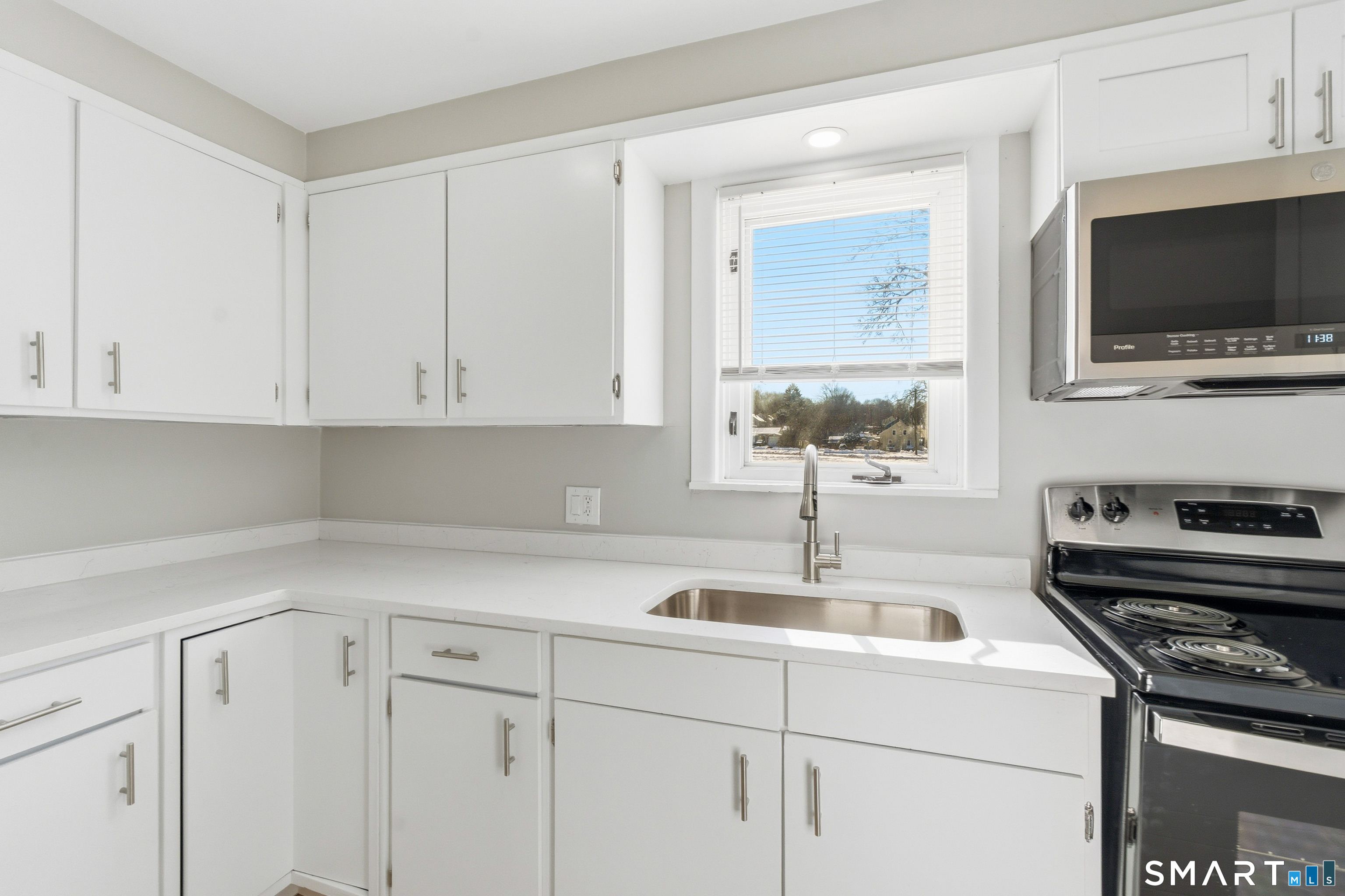 30 South Walnut Street Plainfield, CT 06387 - Photo 4 of 40