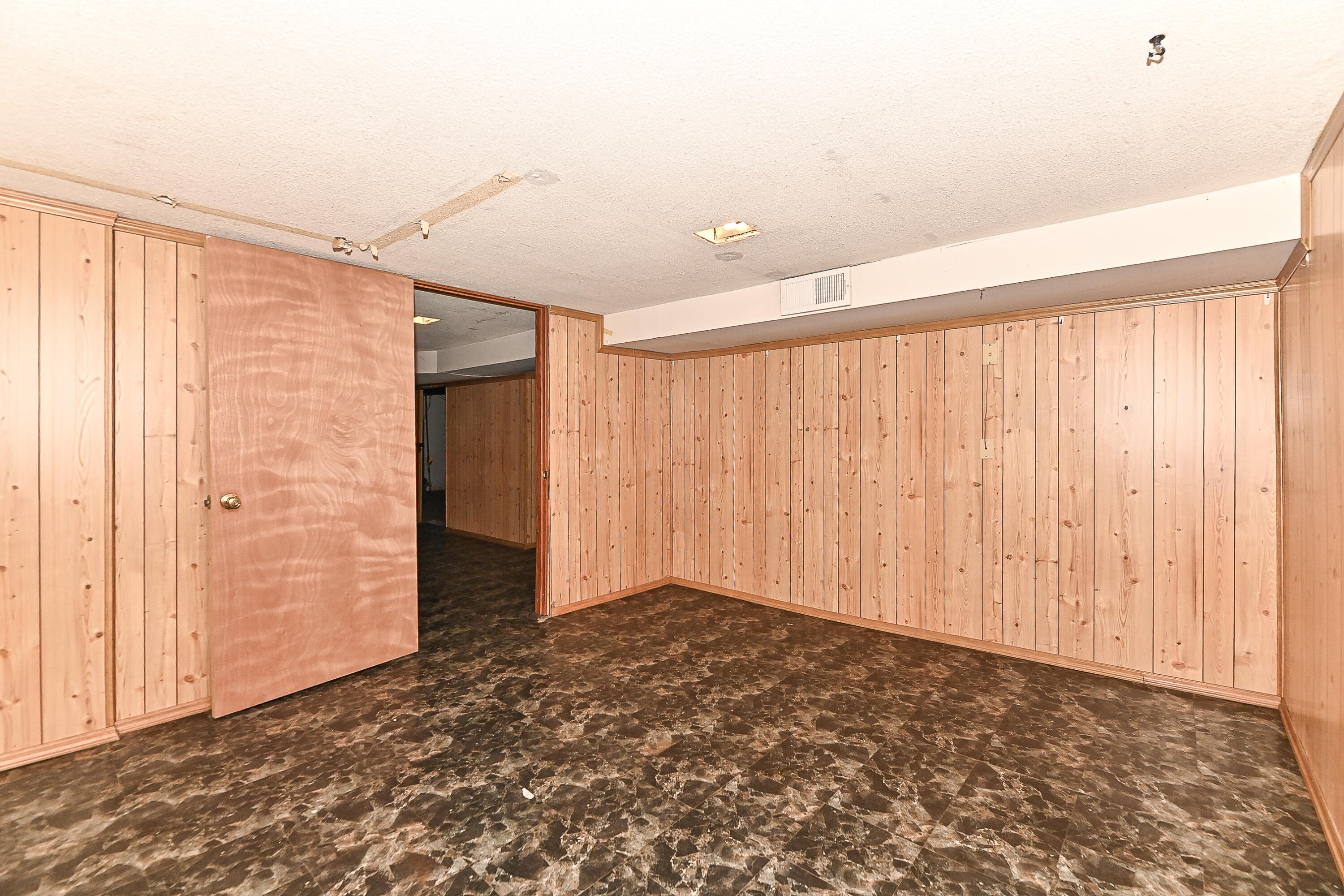 7902 North 53rd Street Milwaukee, WI 53223 - Photo 19 of 22 N 53rd-36