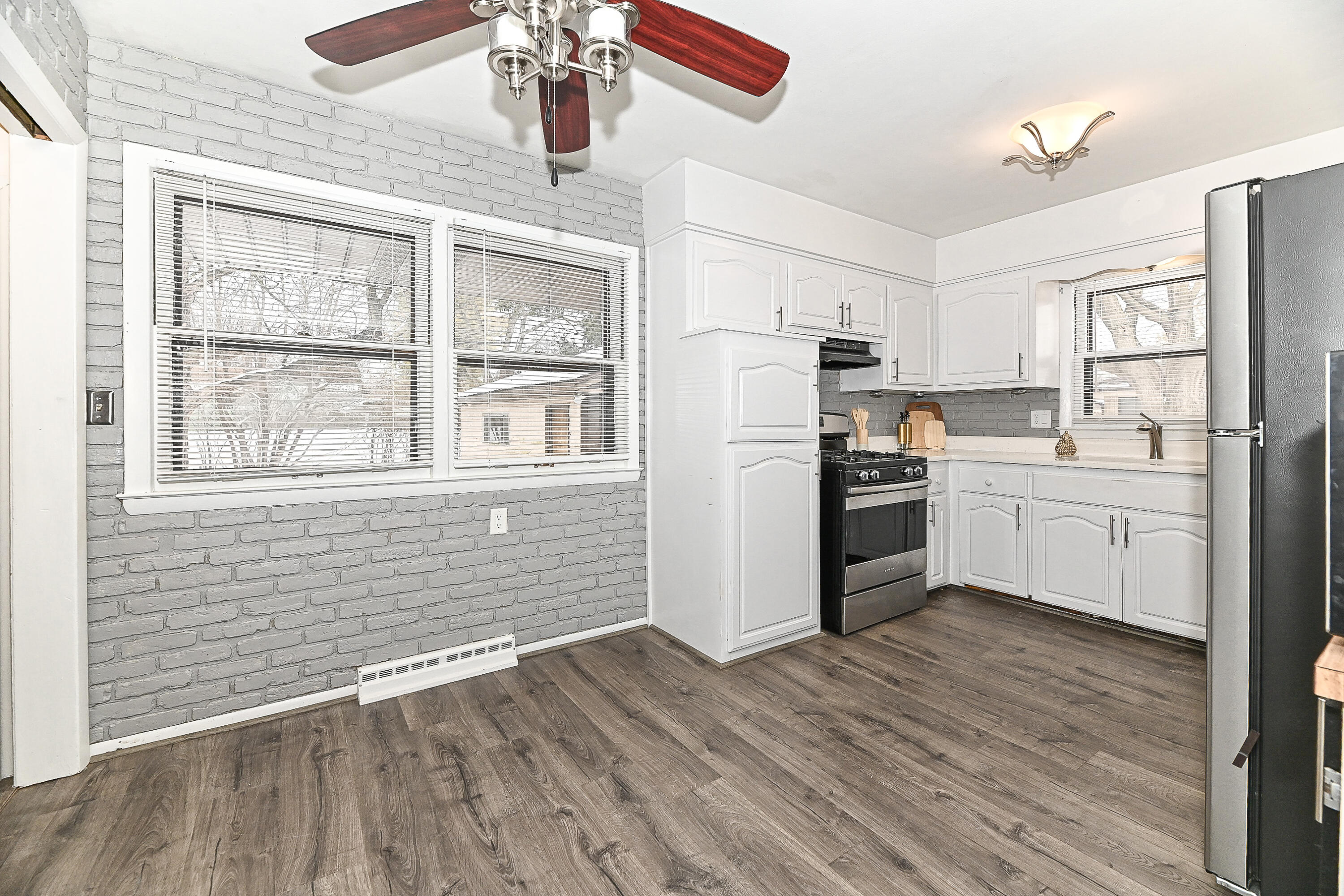 7902 North 53rd Street Milwaukee, WI 53223 - Photo 10 of 22 N 53rd-15