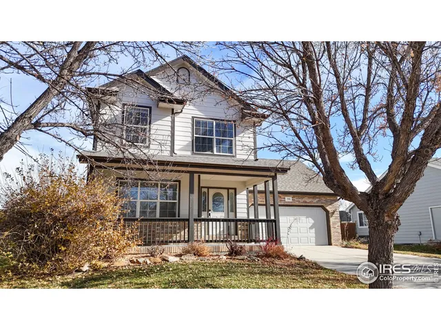 a house view with a outdoor space
