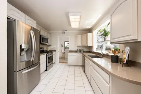 $1,450,000 | 910 Folkstone Avenue, San Mateo, CA 94402