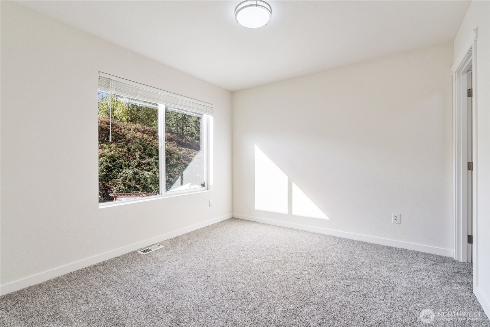 2511 Northeast 1st Street Renton, WA 98056 - Photo 29 of 32