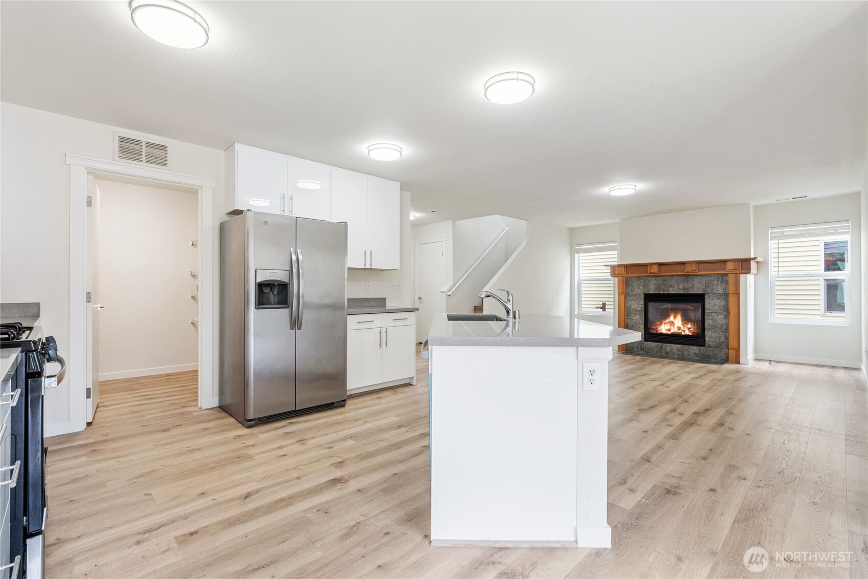 2511 Northeast 1st Street Renton, WA 98056 - Photo 4 of 32