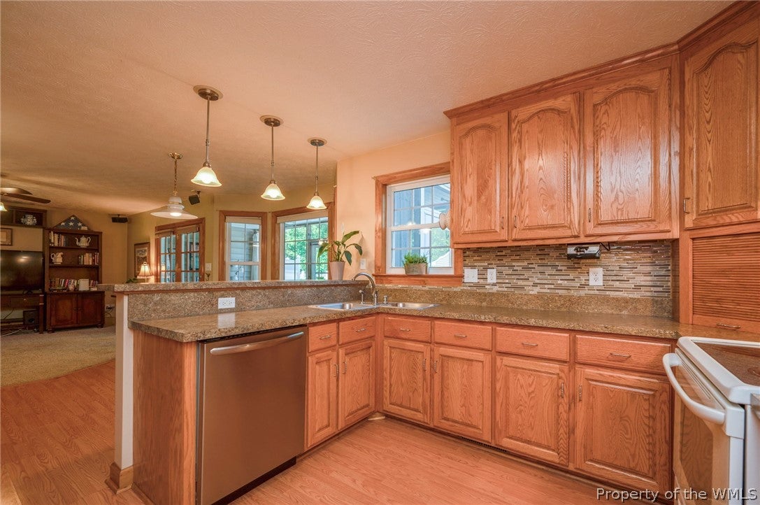107 Rural Retreat Road Yorktown, VA 23692 - Photo 10 of 41 Gallery Image 10