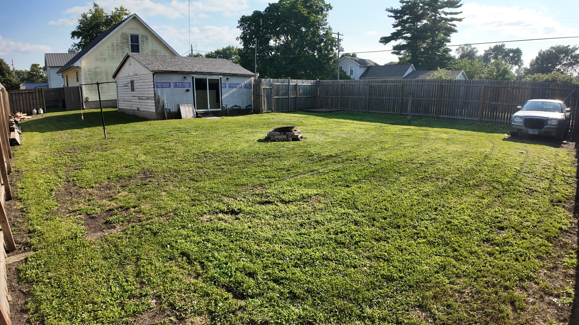 601 East Webster Street Clinton, IL 61727 - Photo 20 of 21 a bathroom with a sink and mirror