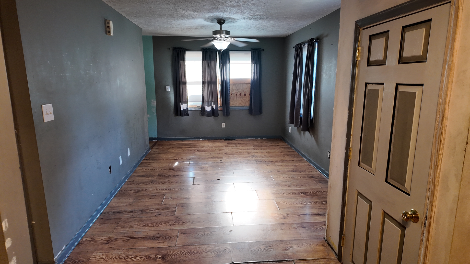 601 East Webster Street Clinton, IL 61727 - Photo 7 of 21 a view of gallery with wooden floor
