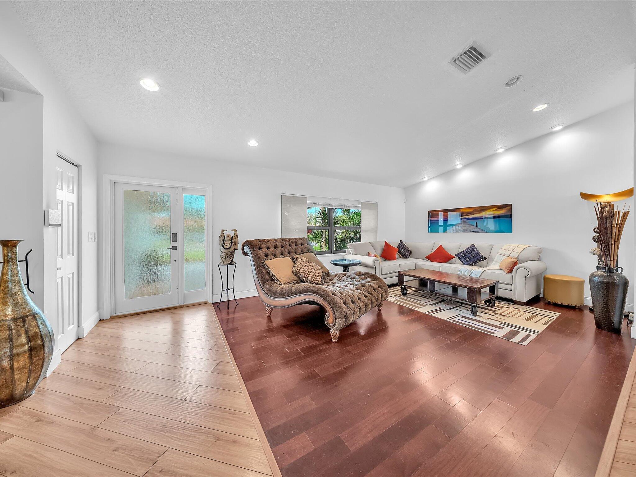 10134 Crosswind Road Boca Raton, FL 33498 - Photo 9 of 38 10-DSC0061