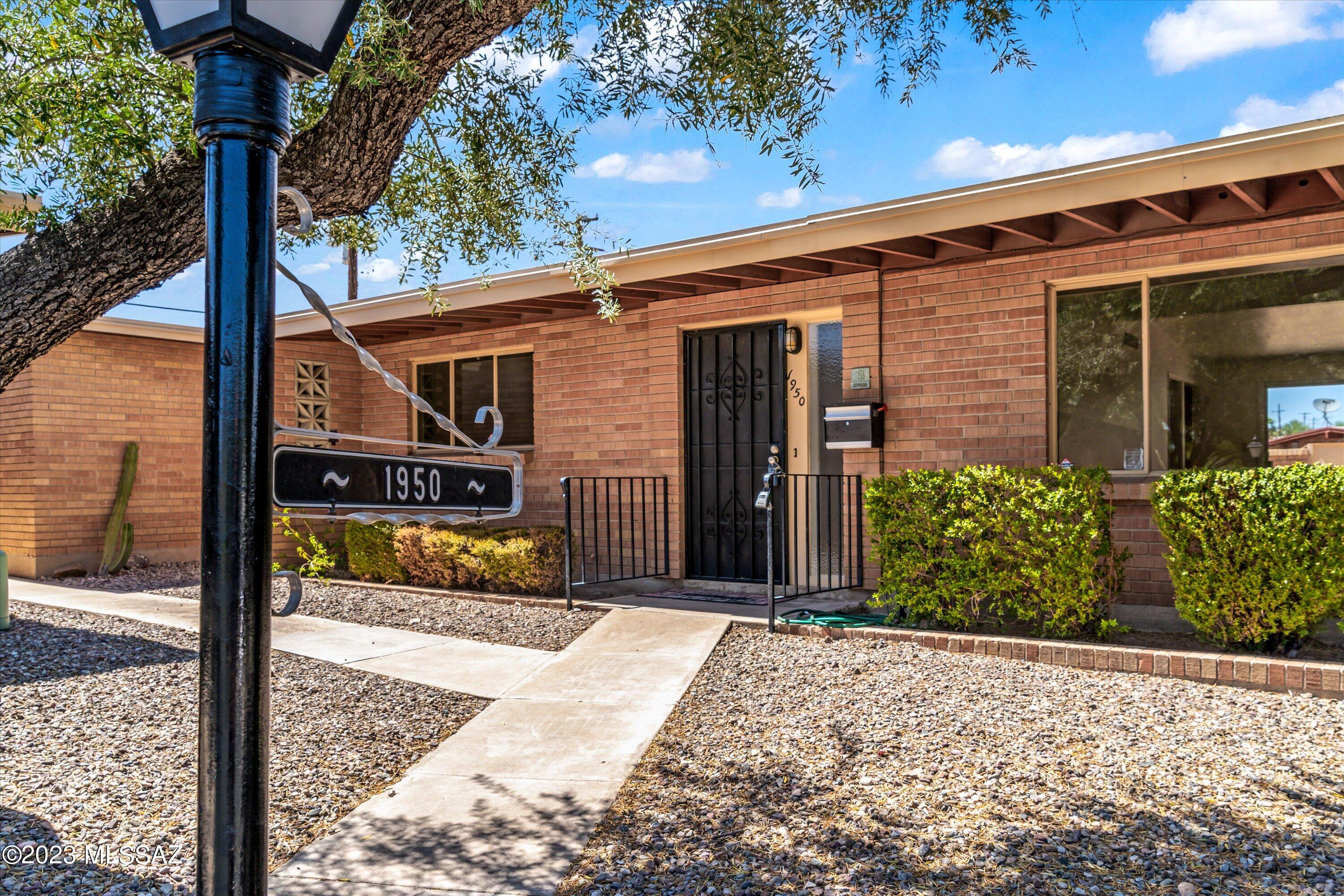 1950 West Anklam Road Tucson, AZ 85745 - Photo 2 of 32 Gallery Image 2