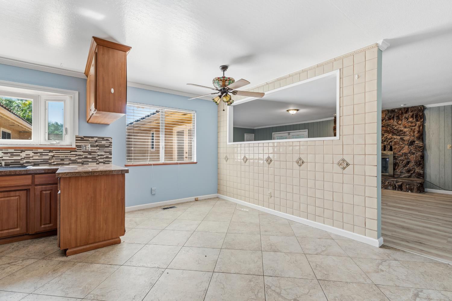 17500 Von Sosten Road Tracy, CA 95304 - Photo 14 of 50 a view of an entryway with kitchen