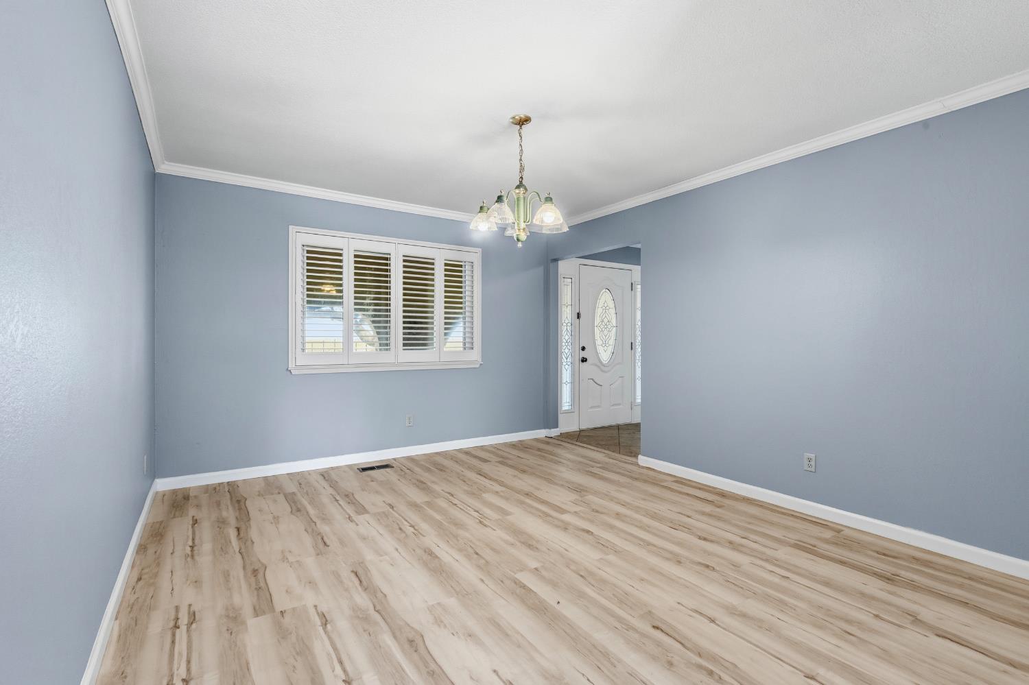 17500 Von Sosten Road Tracy, CA 95304 - Photo 10 of 50 a view of livingroom with window