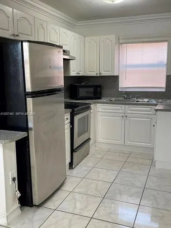 $1,700 | 19805 Southwest 114th Avenue, Unit 119, Miami, FL 33157