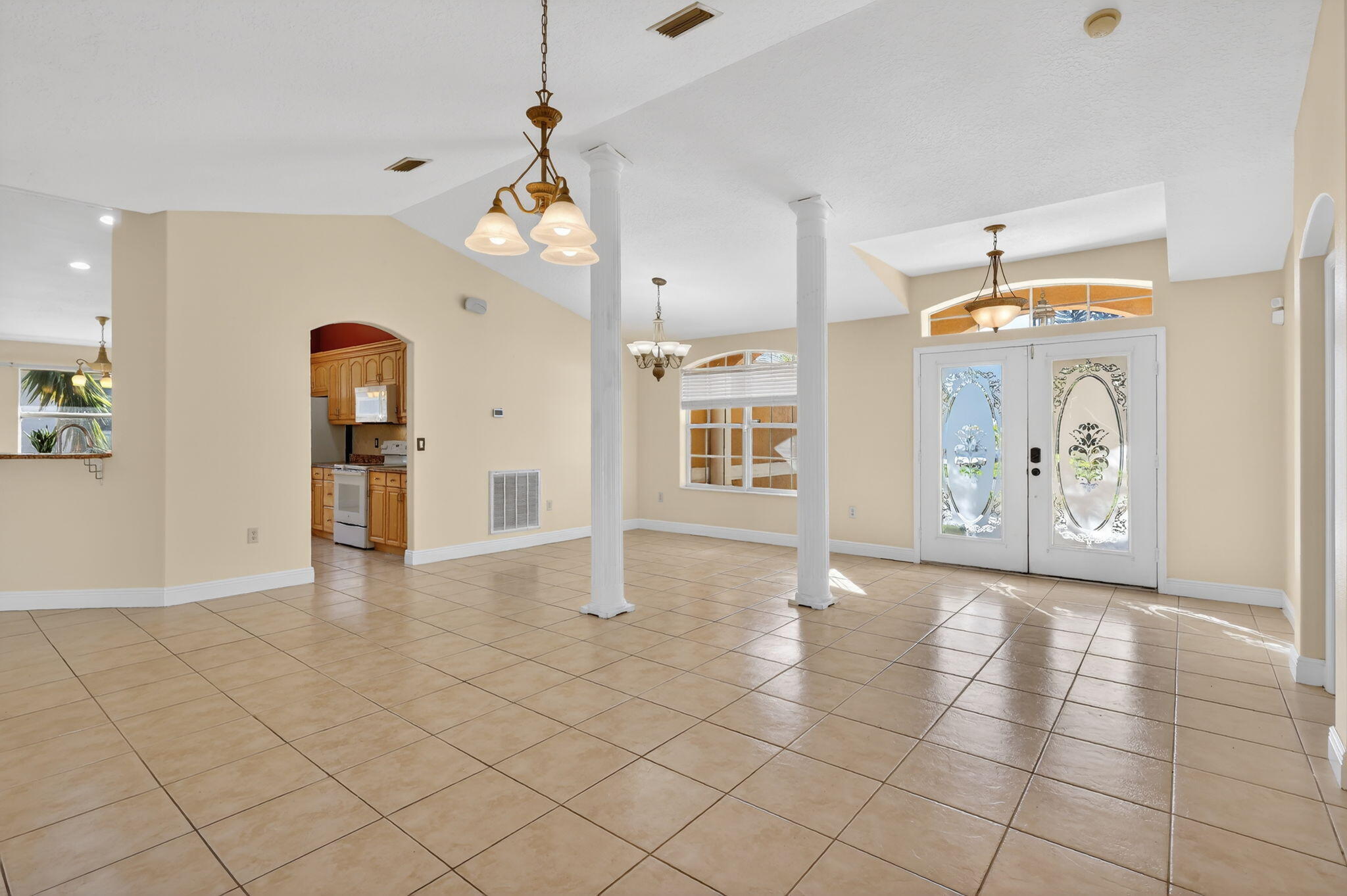 3282 Southeast W Snow Road Port St. Lucie, FL 34984 - Photo 14 of 52 Living Room