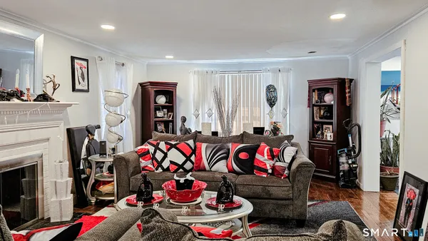 $454,900 | 10 Penwood Road, Bloomfield, CT 06002