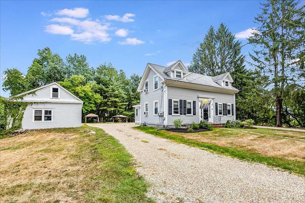 27 Haverhill Road Topsfield, MA 01983 - Photo 3 of 36