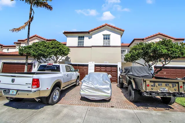 $699,999 | 11531 Northwest 79th Lane, Doral, FL 33178