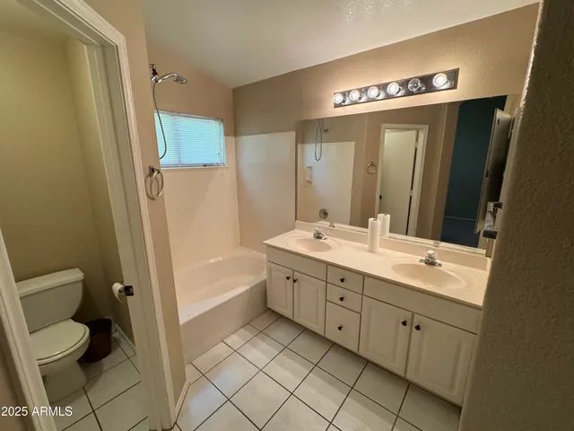 $2,300 | 1018 West Juniper Avenue, Gilbert, AZ 85233